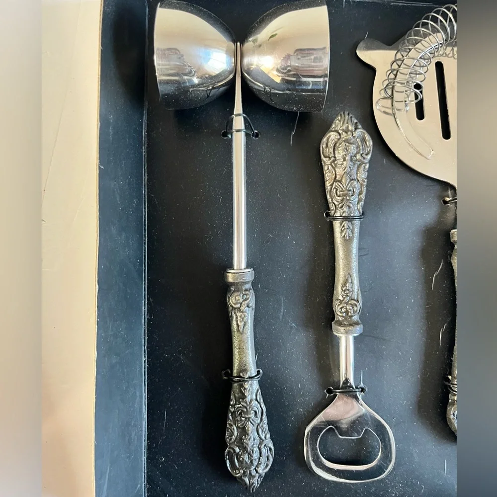 Cynthia Rowley 3-Piece Bar Tool Set - Jigger, Bottle Opener & Cocktail Strainer - Picture 7 of 9